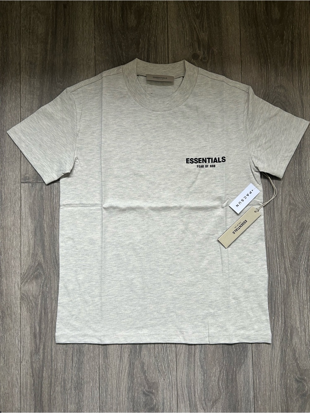 Size medium | Essentials Fear of God light oatmeal tee